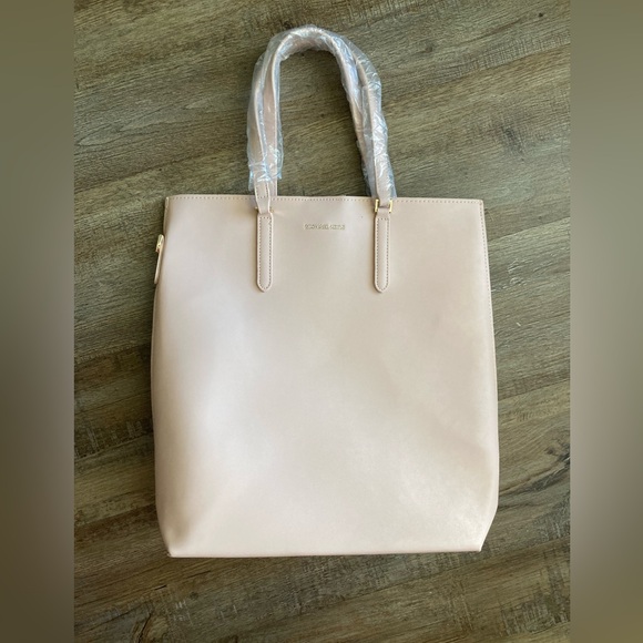 Michael Kors Handbags - BRAND NEW MICHAEL KORS Dusty Pink Tote Bag